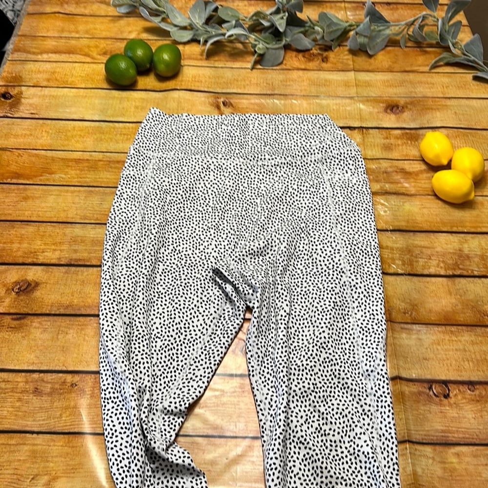 Buffbunny xl bossy print pocket leggings